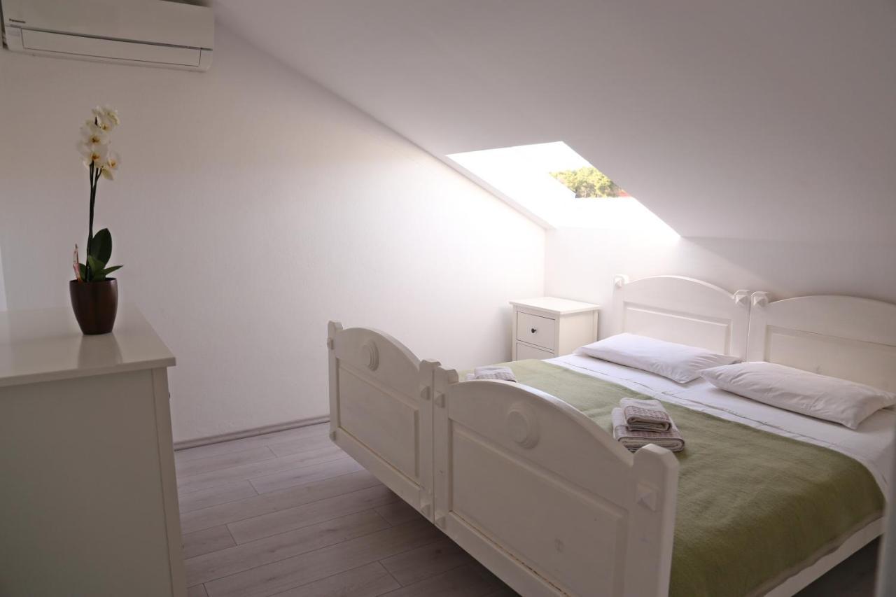 Pansion Marinka-Bire Rooms Lumbarda Kültér fotó