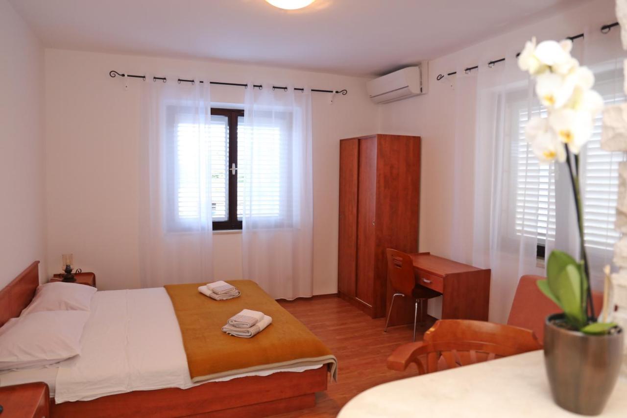Pansion Marinka-Bire Rooms Lumbarda Kültér fotó